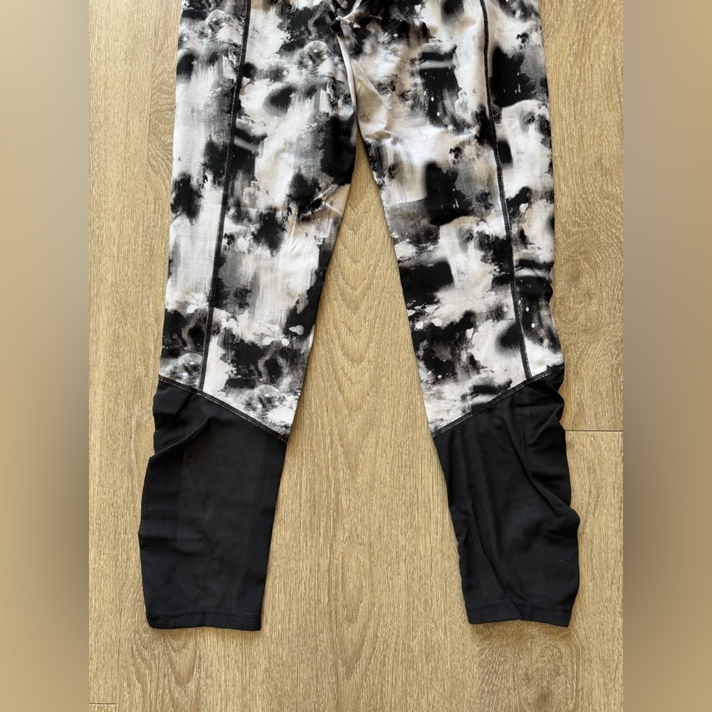 Calvin Klein Tie Dye Leggings Black White Cloud Print Activewear Large - Picture 7 of 8